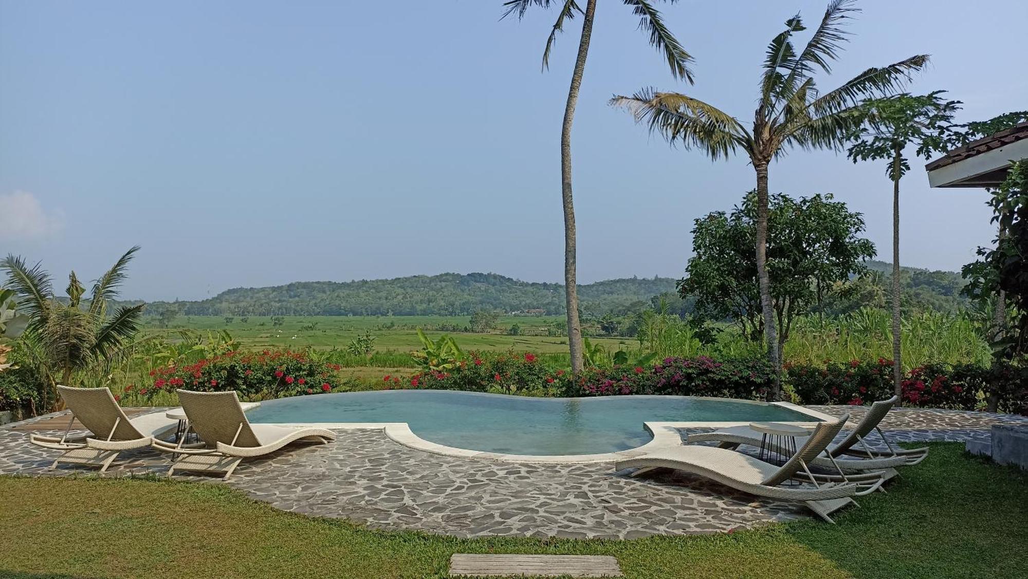 Sunmoonstarvillas Yogyakarta Jarakan Kültér fotó